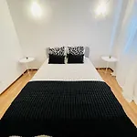 Two Bedrooms De Quarteira 公寓 维拉摩拉