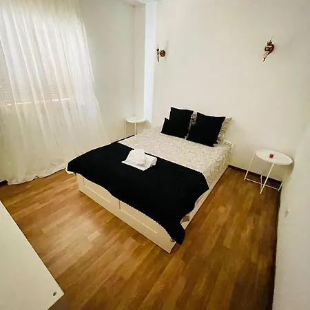 Two Bedrooms De Quarteira 维拉摩拉