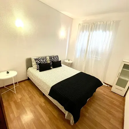 Two Bedrooms De Quarteira Apartment *