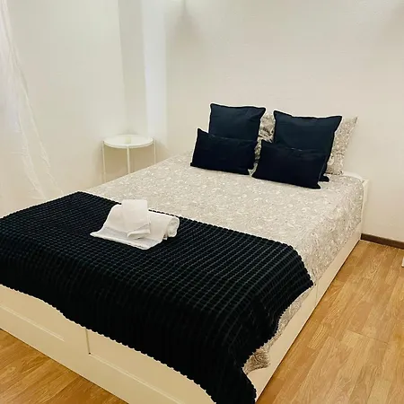 Two Bedrooms De Quarteira 维拉摩拉
