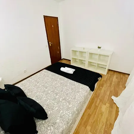 Two Bedrooms De Quarteira * Виламура