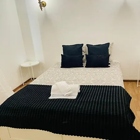 Two Bedrooms De Quarteira Виламура