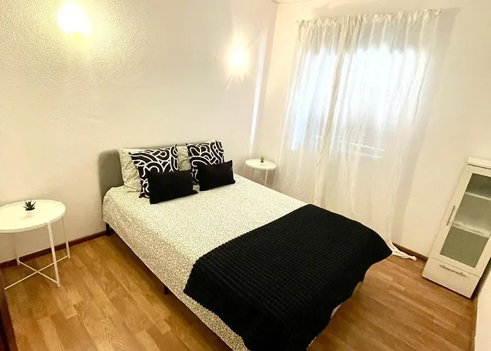 Two Bedrooms De Quarteira Apartamento *