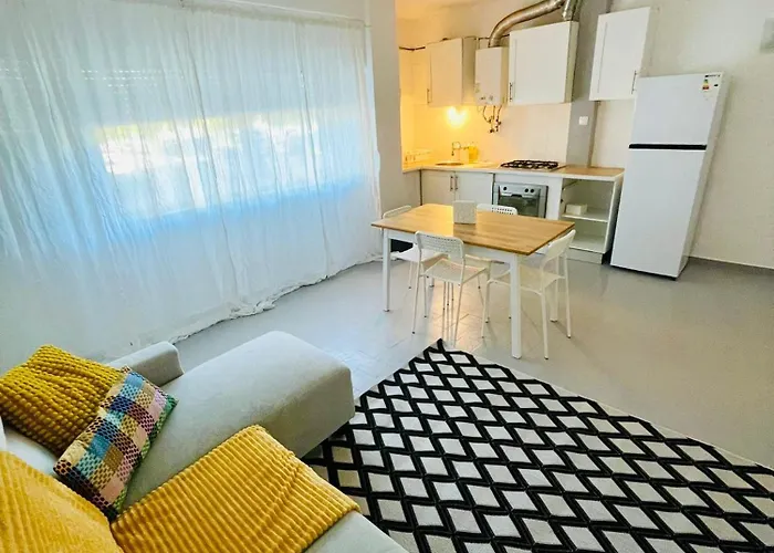 Two Bedrooms De Quarteira Apartamento *